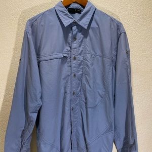 Men’s Large vented Mountain Hardwear long sleeve